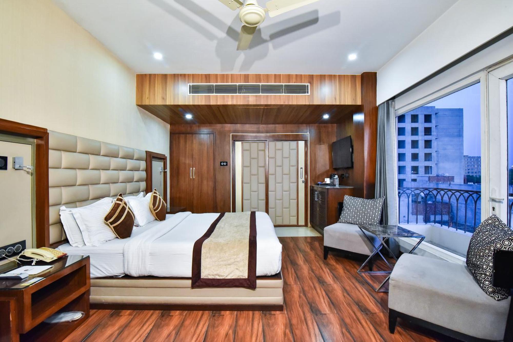 Sawera Grand Hotel Amritsar Exterior photo