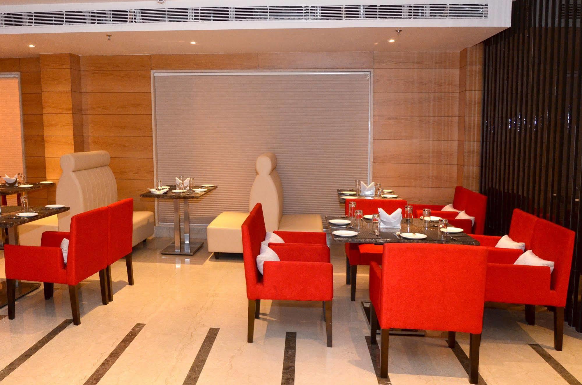 Sawera Grand Hotel Amritsar Exterior photo